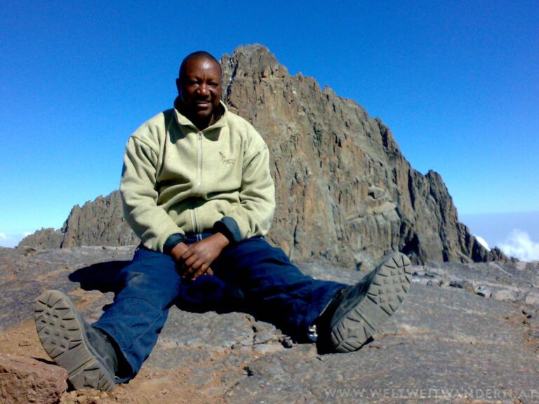 Alex Samuel, Guide Kenia