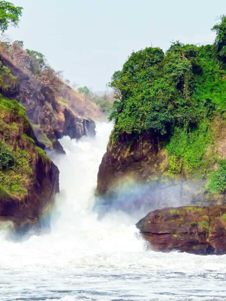 Auf dem Bild sieht man die Murchinson Falls im gleichnamigen Nationalpark in Uganda.