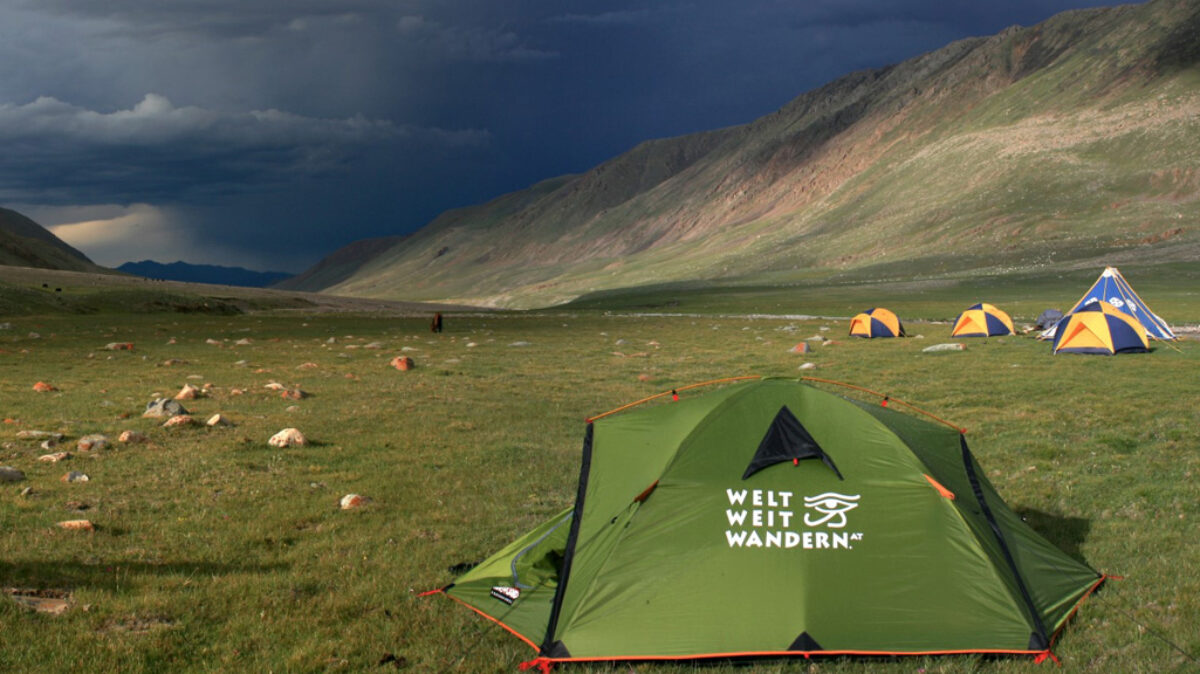 Richtig Zelt aufstellen: Tipps für Reisen, Wandern und Trekking