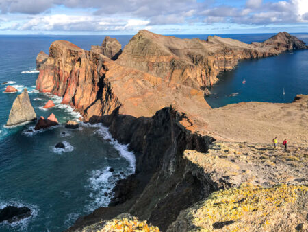 Die Ponta de São Lourenço, eine Halbinsel an der Ostküste von Madeira ist auf dem Bild erkennbar.
