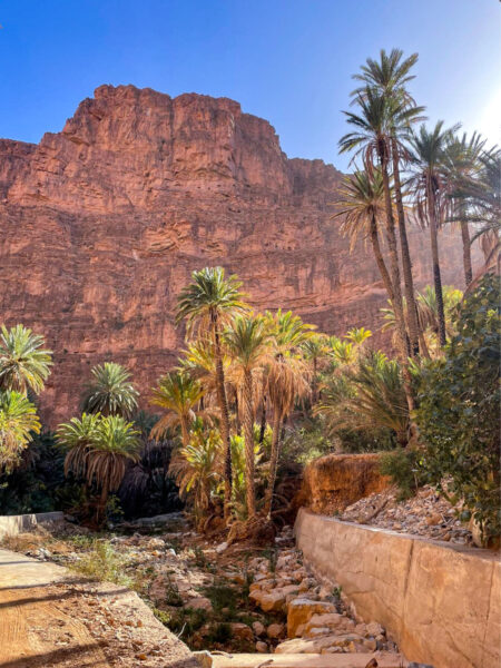 Ein Foto der beeindruckenden Landschaft der Ait Mansour Schlucht in Marokko.