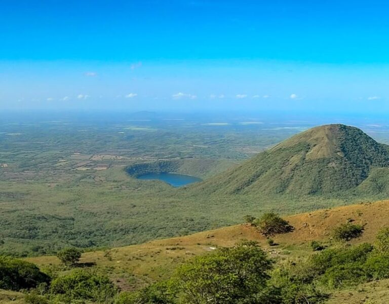 eine Vulkangruppe in der Sierra de los Maribios in Nicaragua.